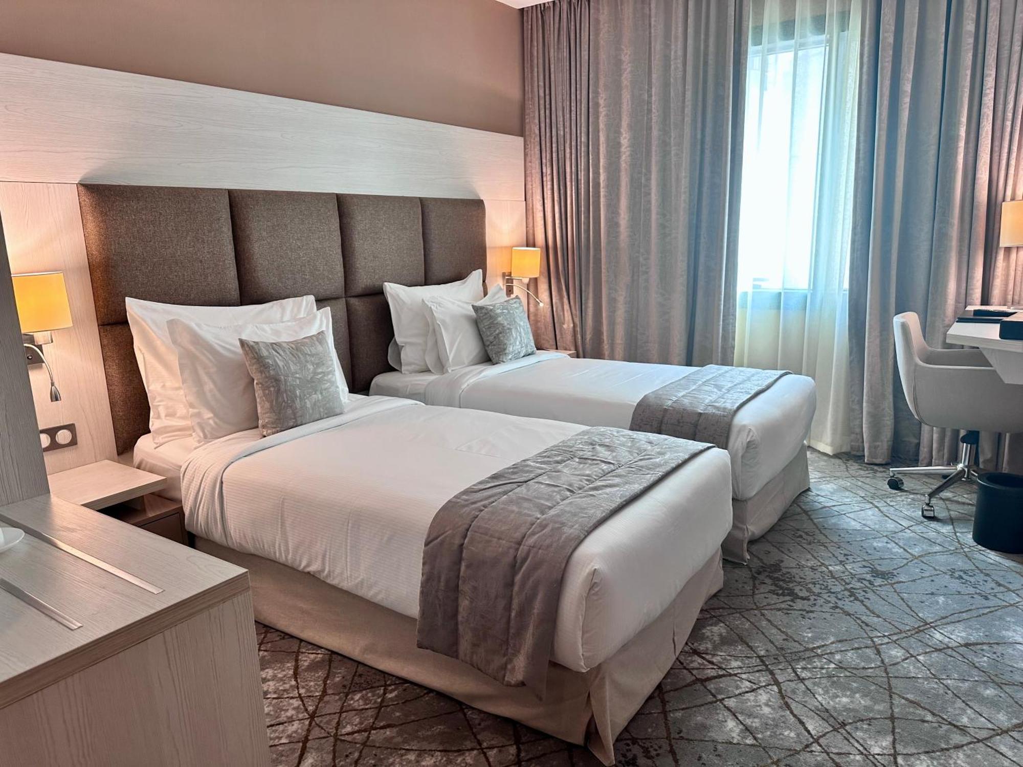 2H Hotel ออราน ภายนอก รูปภาพ